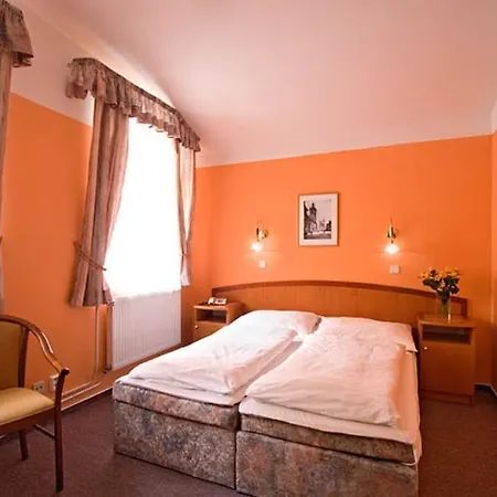 White Lion 4* プラハ