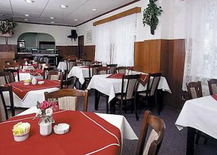 Ξενοδοχείο White Lion 4*