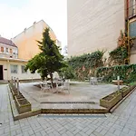 Hotel White Lion