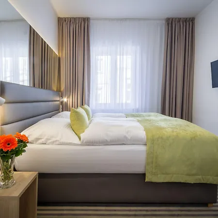 Hotel White Lion 4*