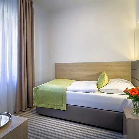 Hotel White Lion 4*