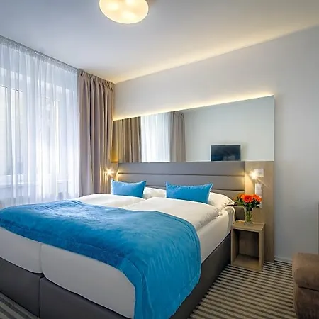 White Lion Hotel 4*