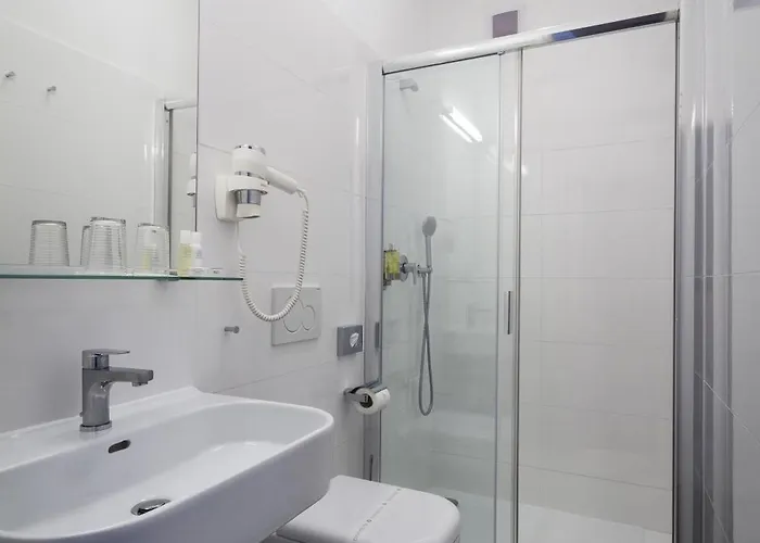 White Lion Отель