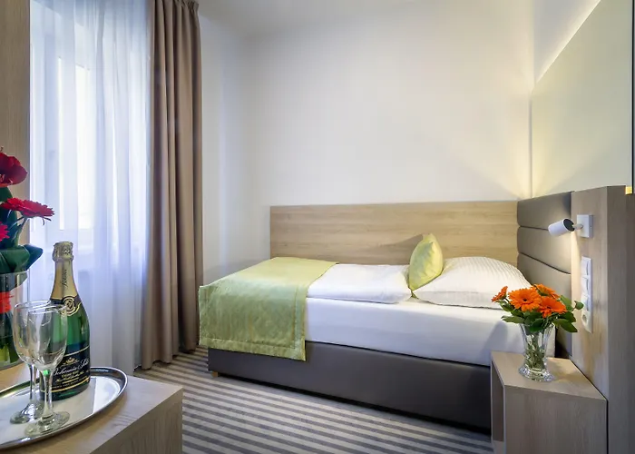 White Lion Отель 4*