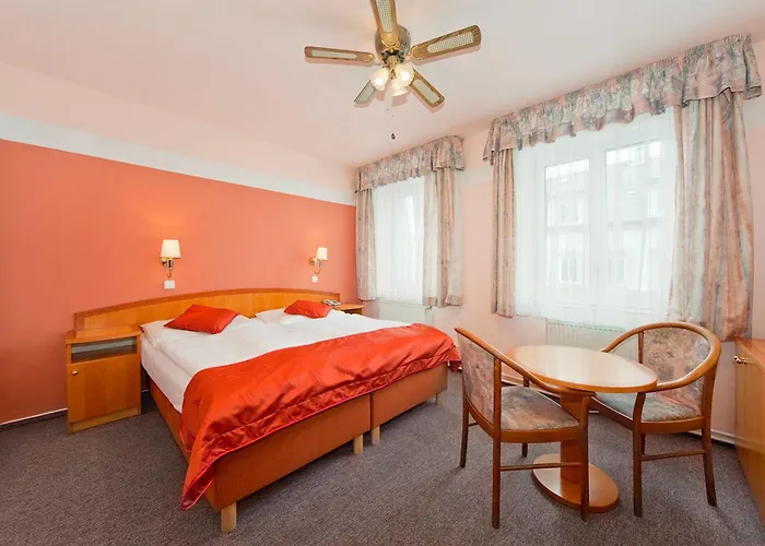 Отель White Lion 4*