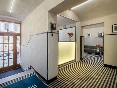 White Lion Отель