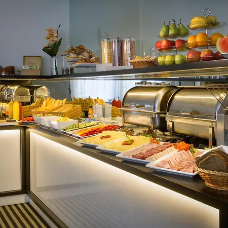 White Lion Hotel 4*
